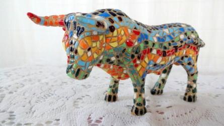 スペイン 闘牛 グッズ 牛 Spain ガウディ ぬいぐるみ モザイクタイル柄