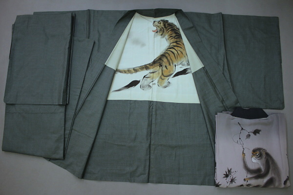 白粋苑：５Ｅ　中古品正絹男物本場大島紬アンサンブル緑亀甲長襦袢付