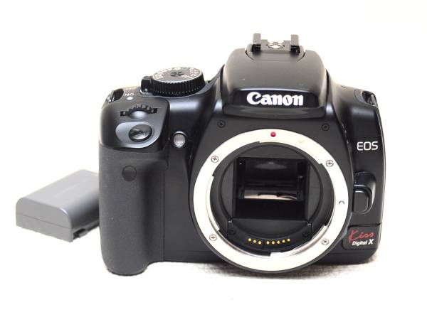 Nikon D3000 18-55mm f3.5-5.6G VR ニコン ショット数4，390回』発色が