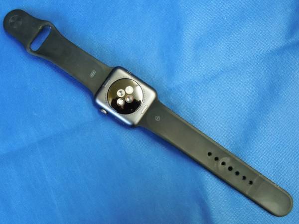 Apple Watch Series2 MP0G2J/A　スペースグレイ アルミニウムケース + スポーツバンド42mm 美品_2
