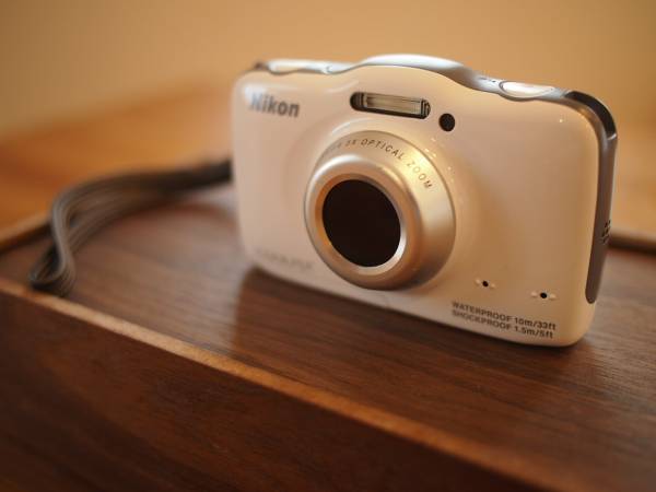 Nikon COOLPIX S32 本体 ホワイト　動作確認済み 完動品】Nikon COOLPIX S32 ニコン ホワイト 防水 【付属品完備