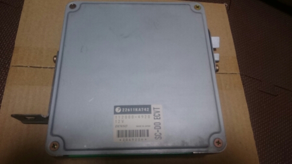 ヴィヴィオ RX-R ECU SUBARU KK4 VIVIO エンジン ECUのICソケット