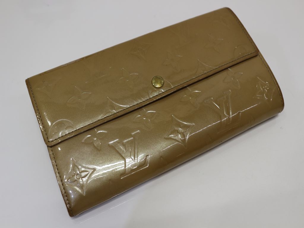 美品✨ ルイヴィトン ヴェルニ ジッピーウォレット 長財布 モノグラム ベージュ ルイヴィトン ヴェルニ LOUIS VUITTON 長財布 ジッピー 財布 ジッピー