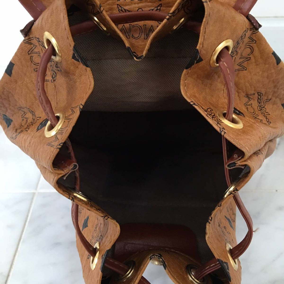 美品 希少 MCM ミニリュックサック バッグ キャメル ロゴグラム