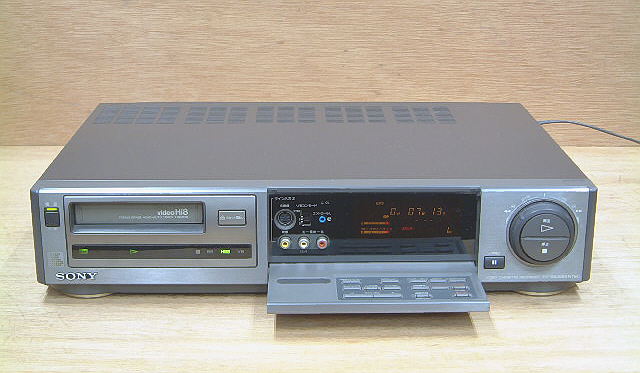 ☆SONY Y⁄C分離搭載 高画質Hi8ビデオ EV-BS2000 「リモコン・接続 ☆