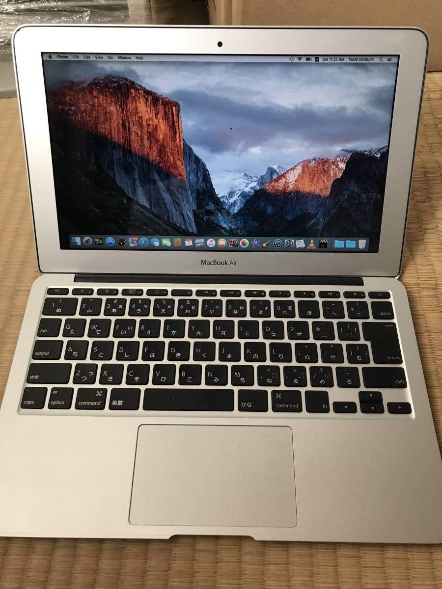 Mac Book Air 11.6 inch intel Core i5 1.6GHz 64GB SSD 1.08kg 