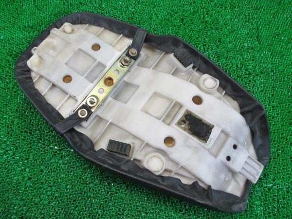 バンディット250Ｖ シート GJ77A □O611 ！修復素材に スズキ