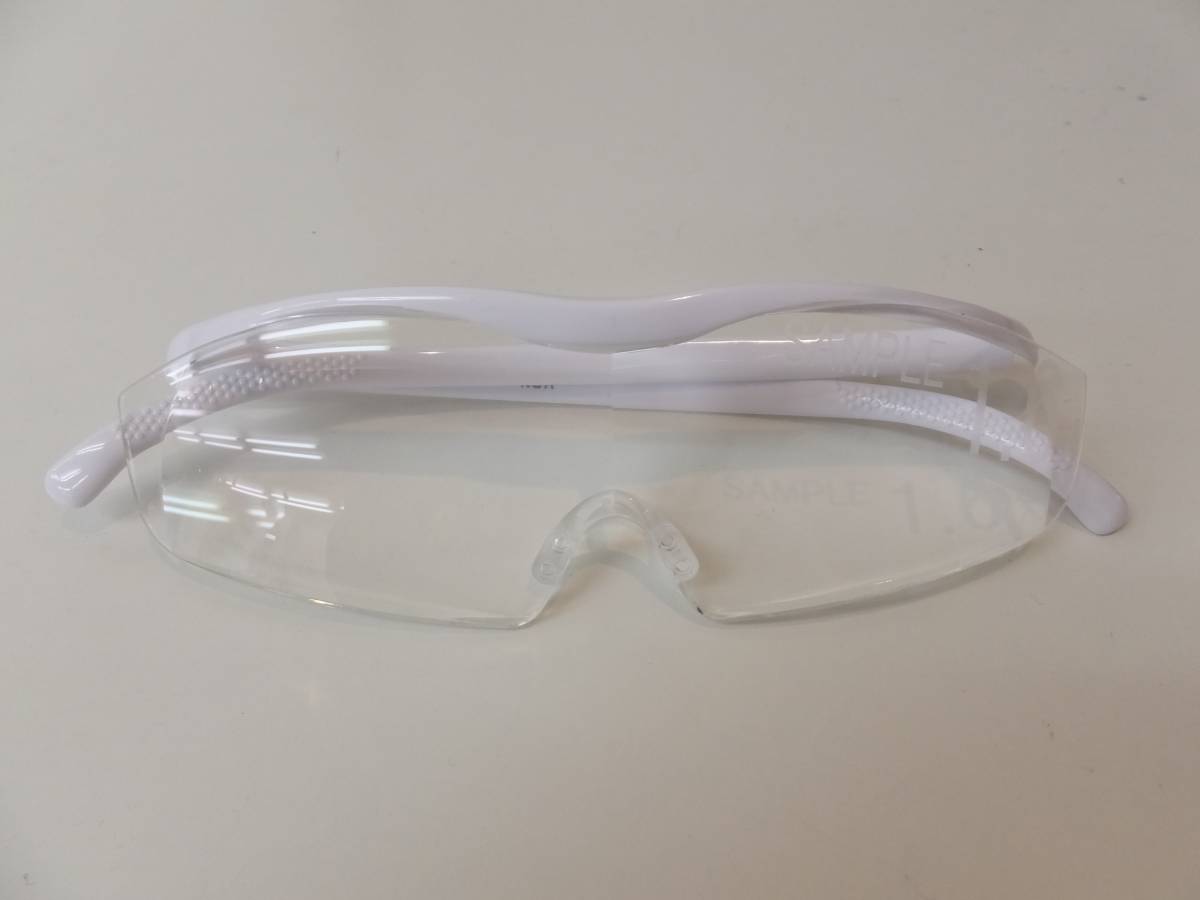 ◆パット２個付◆最新モデル　ハズキルーペラージクリアレンズブルーライト対応白1.6倍◆