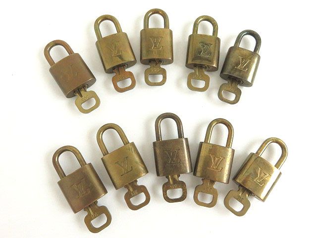 2 フランス製□LOUIS VUITTON ルイヴィトン LVロゴ刻印入り パドロック