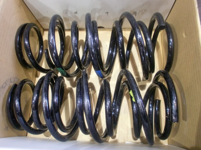 良品中古★トヨタ純正30系エスティマ用スプリング/サス★1台分4本★前後左右★ACR30/ACR30W/2WD/2.4L★H12/01～H18/01★走行少100㎞★即納