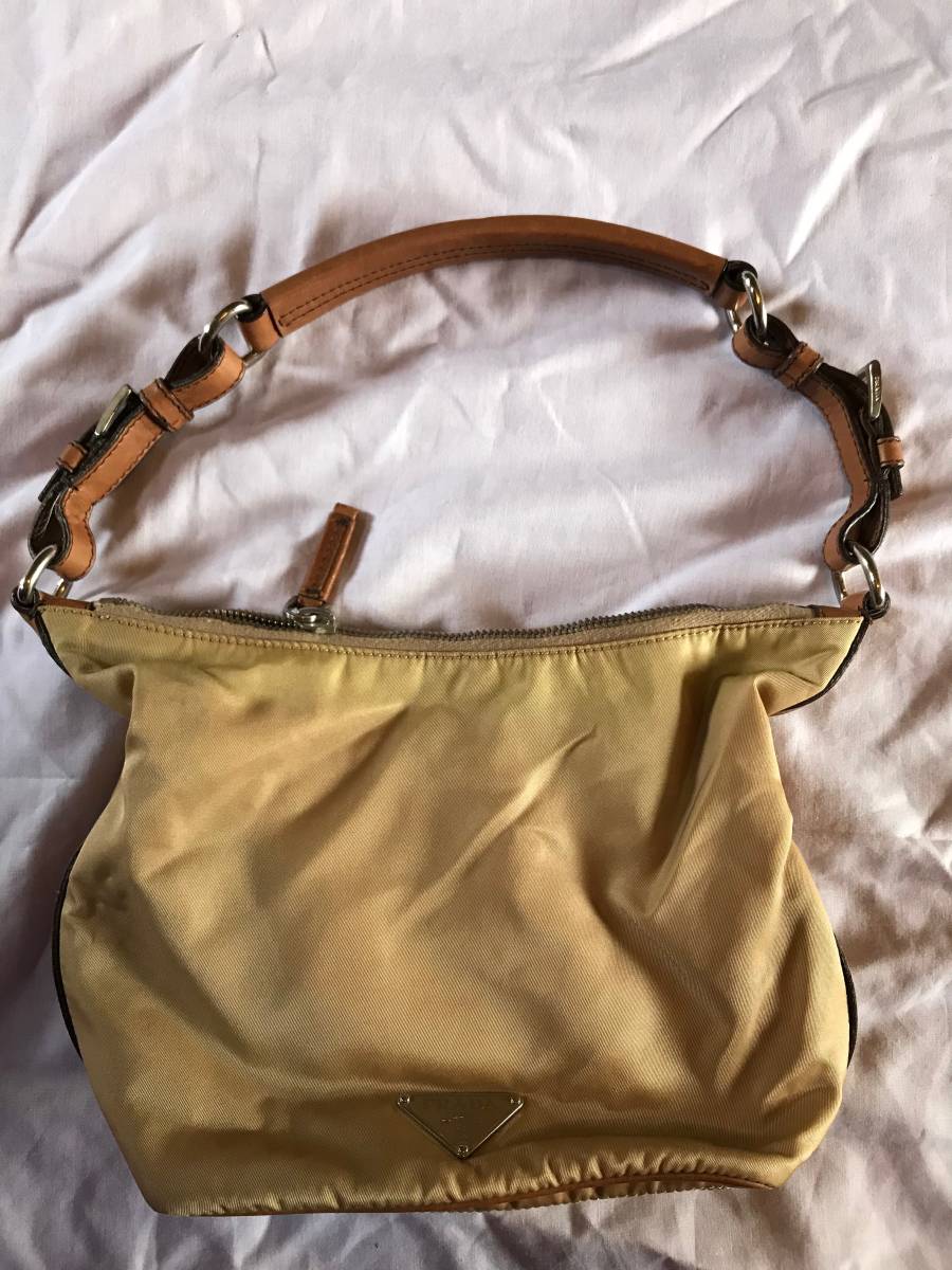 プラダ　トライアングルロゴ ベージュ　ハンドバッグ　送料360 レザー　保存袋付き