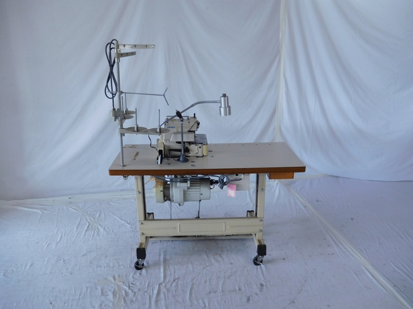 中古 JUKI MO-3704 OF4-300 オーバー ロックミシン 業務用ミシン 中古 JUKI MO-3704 OF4-300 オーバー ロックミシン 業務用ミシン