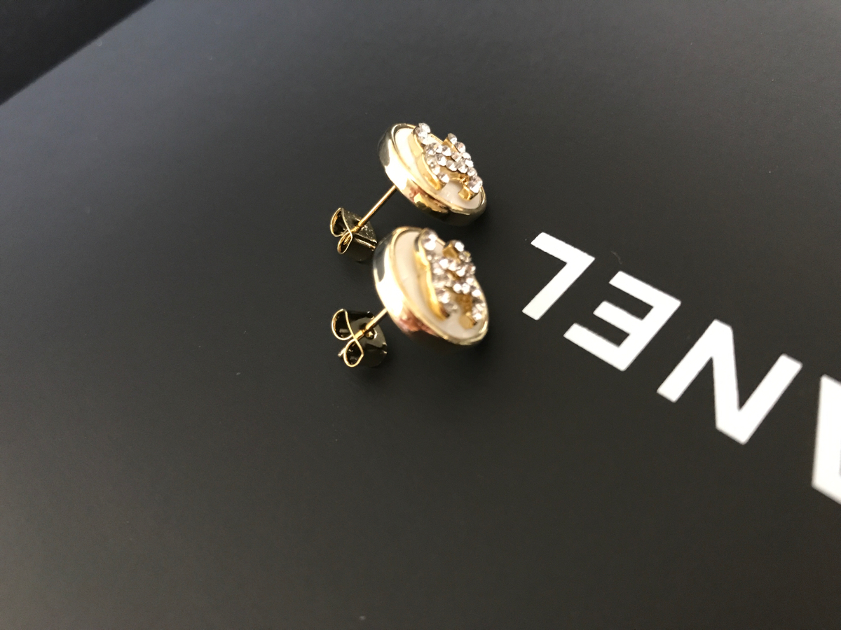 シャネル ラインストーンピアス ノベルティ イヤリング シャネル