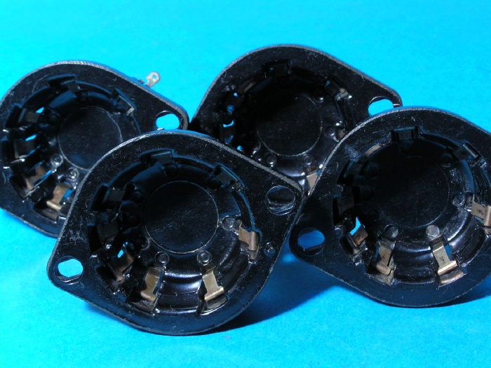 ドイツ製 AD1他用 サイドコンタクトソケット 新品４個組