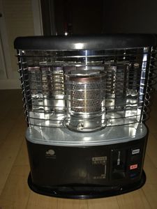 石油ストーブ　GKP-WD295N 中古 自然通気形開放式石油ストーブ グリーンウッド GKP-WD295N 暖房 - メルカリ