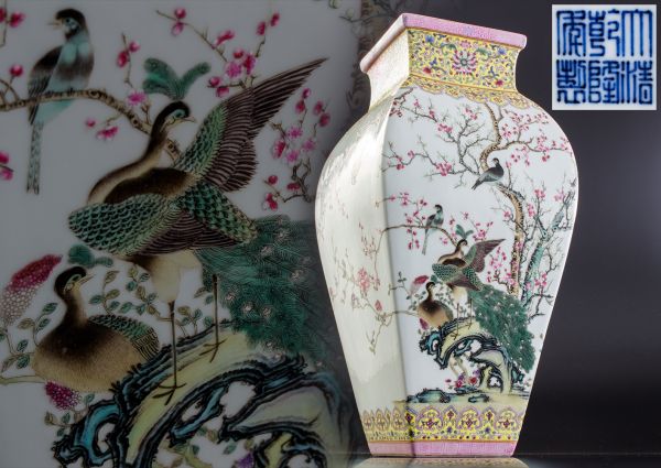 03062 中国美術 清乾隆年製 粉彩 四方花瓶 古玩 唐物 陶芸 工芸品