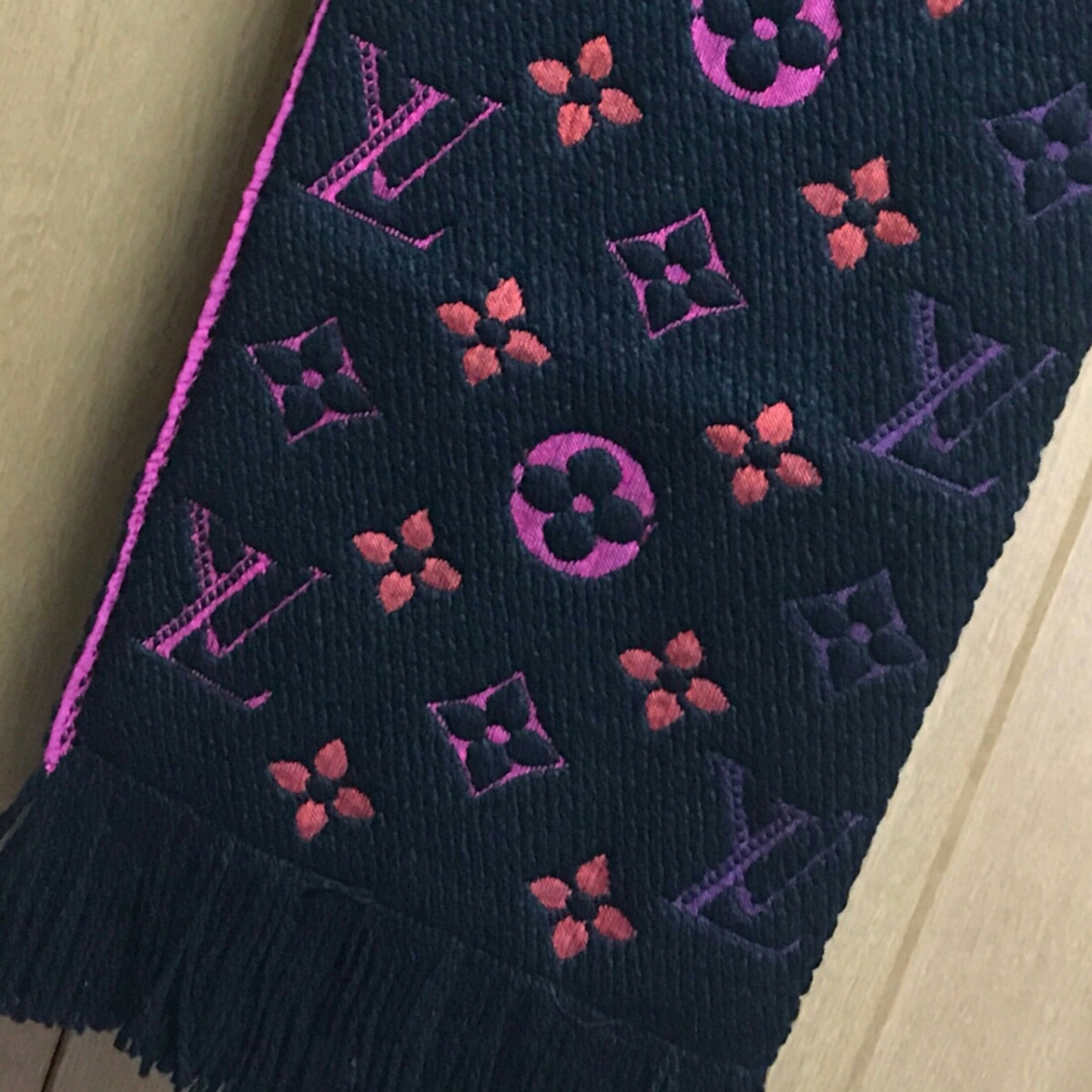 エシャルプ・ロゴマニア レインボー ルイヴィトン Louis Vuitton