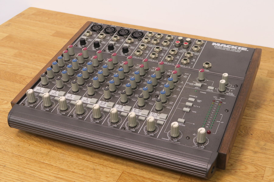 MACKIE 1202-VLZ 12チャンネル アナログミキサー ケース付き MACKIE 1202-VLZ アナログミキサー 12チャンネル ケース付き PRO