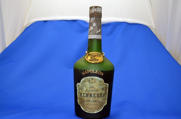 ナポレオン コニャック ヘネシー 700ml ブランデー 古酒 未開栓