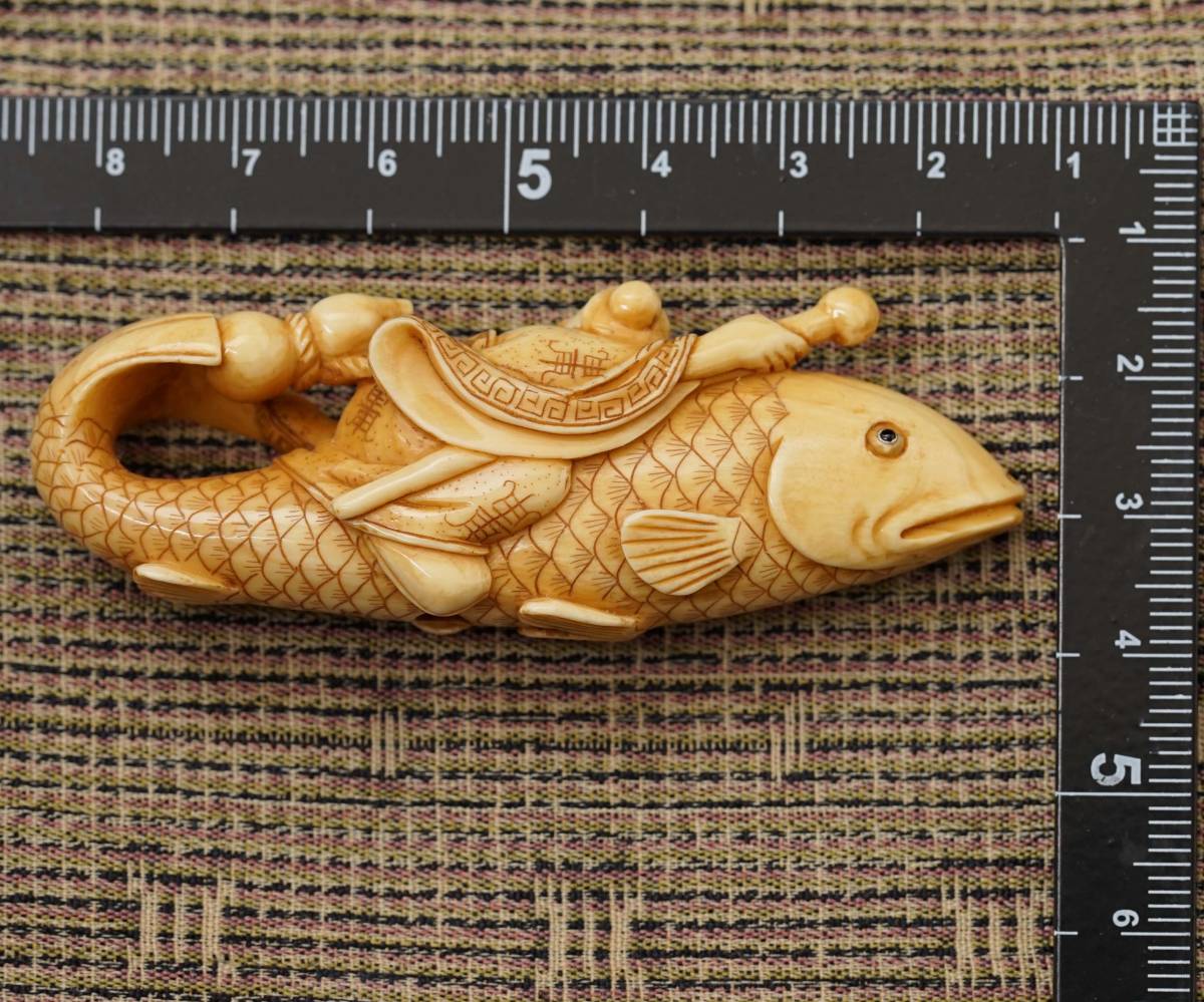 象牙 根付 琴高仙人】人物 男 老人 鯉 魚 縁起物 中国 瓢箪(根付