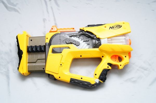 ◇東京マルイ ガスブローバック G18C フルセミ切り換え式 新品 送料