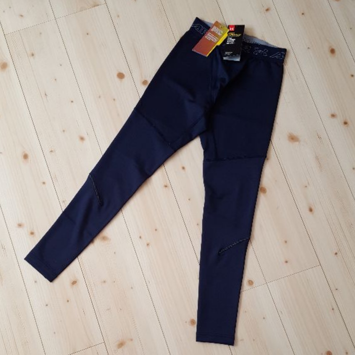 定価9720円！！新品　アンダーアーマー　UAコールドギア　インフラレッド　M　ネイビー　インナー