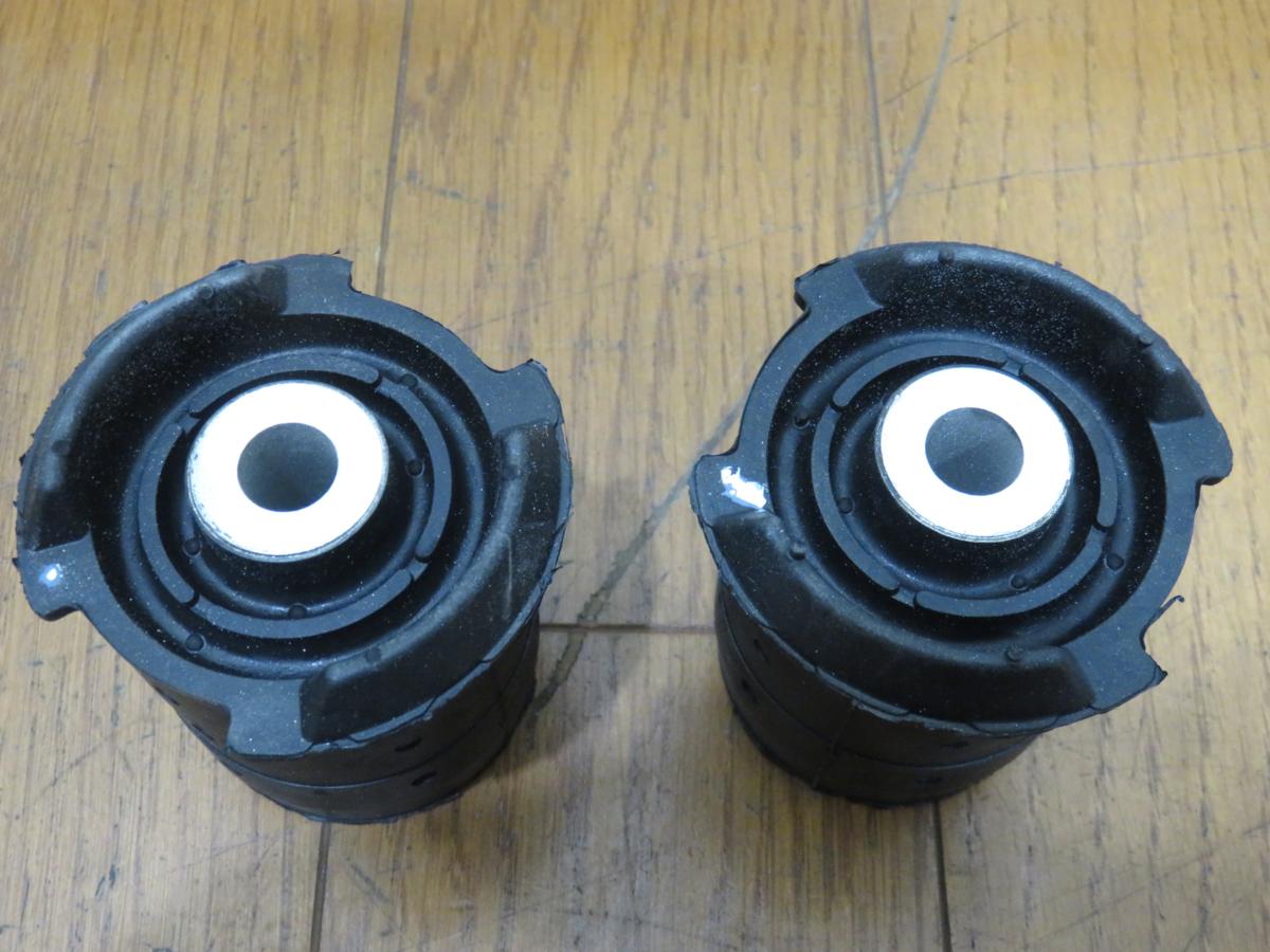 ad772 未使用 BMW E36 M3 リアアクスルラバーブッシュ 2個
