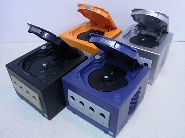 Nintendo 任天堂 ゲームボーイキューブ　ジャンク　本体　4台まとめ売り ジャンク 任天堂 ゲームキューブ 本体のみ4台セット ソフト付き任天堂