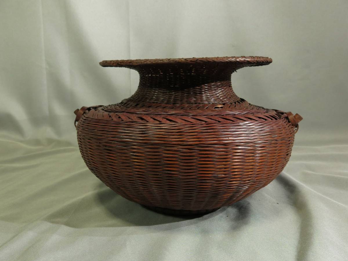 花入 一平斉 在銘 壷形 花器 | 竹の凛とした佇まいに