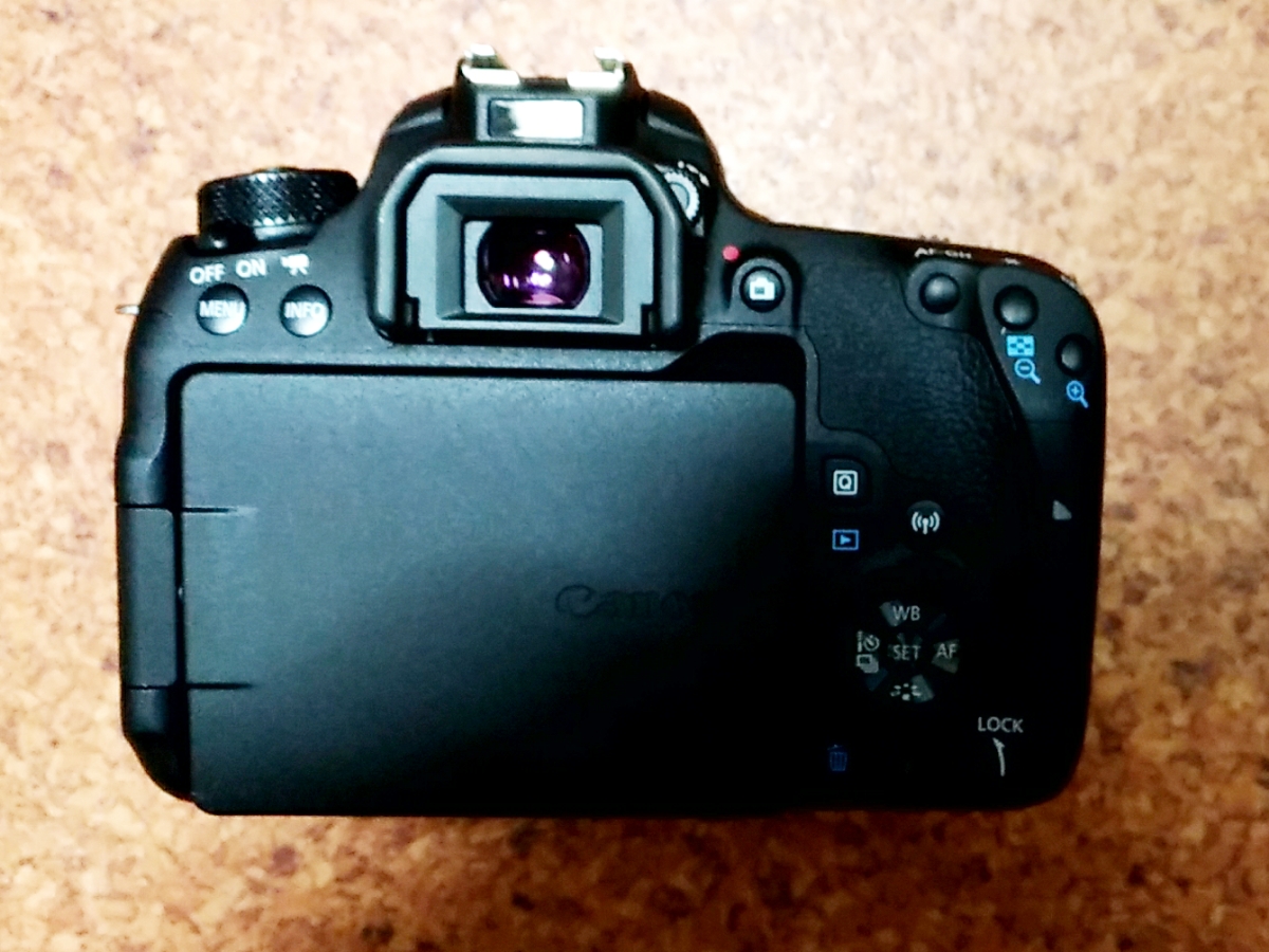 Canon EOS 9000D ダブルズームキット EF-S18-55mm/EF-S55-250mm
