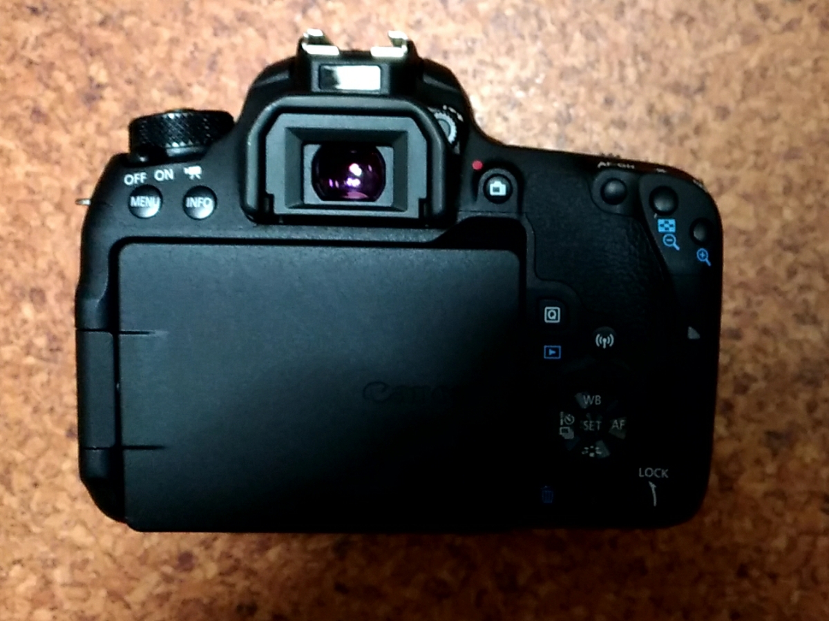 Canon EOS 9000D ダブルズームキット EF-S18-55mm/EF-S55-250mm 