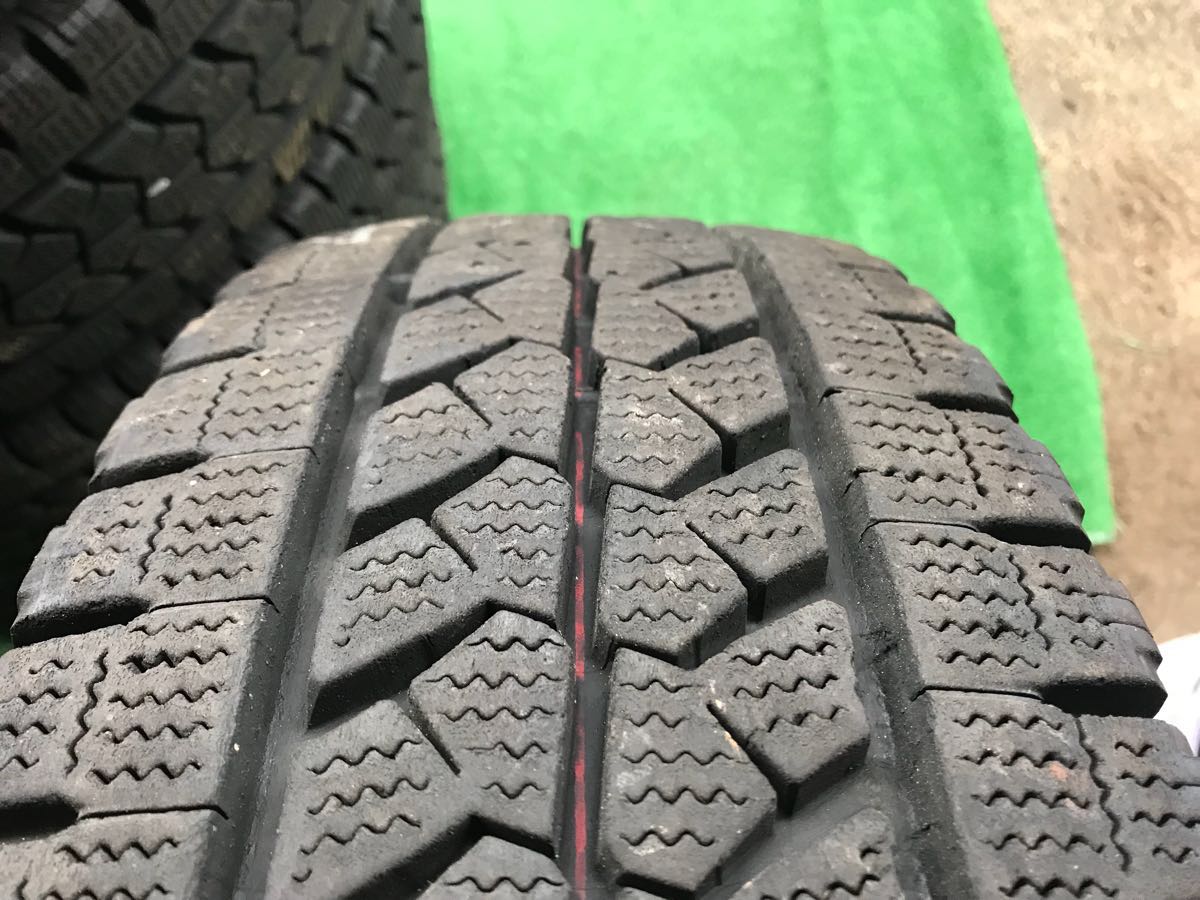 215⁄70R17.5 118⁄116L グッドイヤー 2020年製 中古スタッドレスタイヤ6 ☆