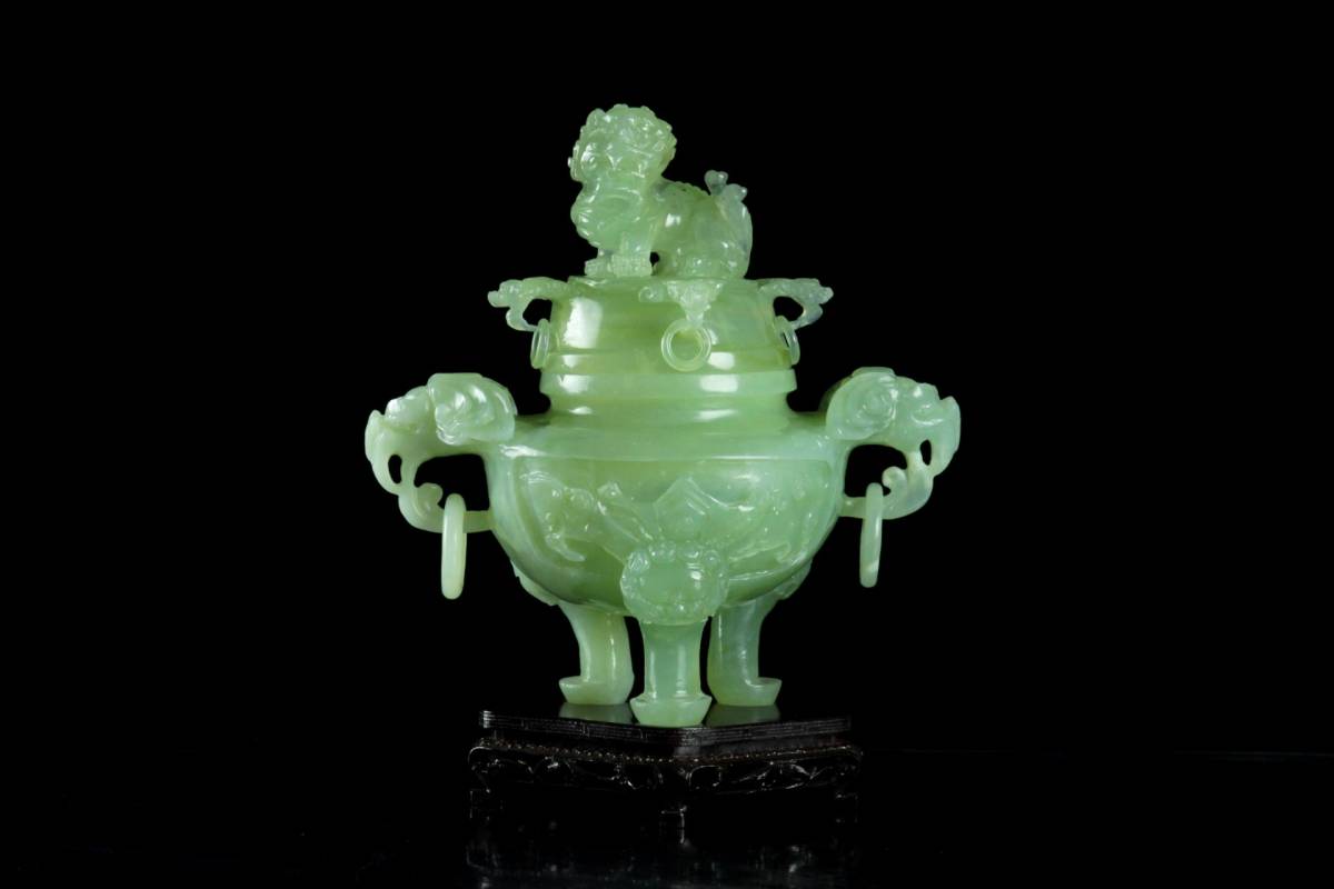 ◆櫟◆ 中国古玩 玉製 翡翠 龍雲彫刻香炉 26cm 1955g 獅子摘 唐木台付 唐物骨董[C247]W/