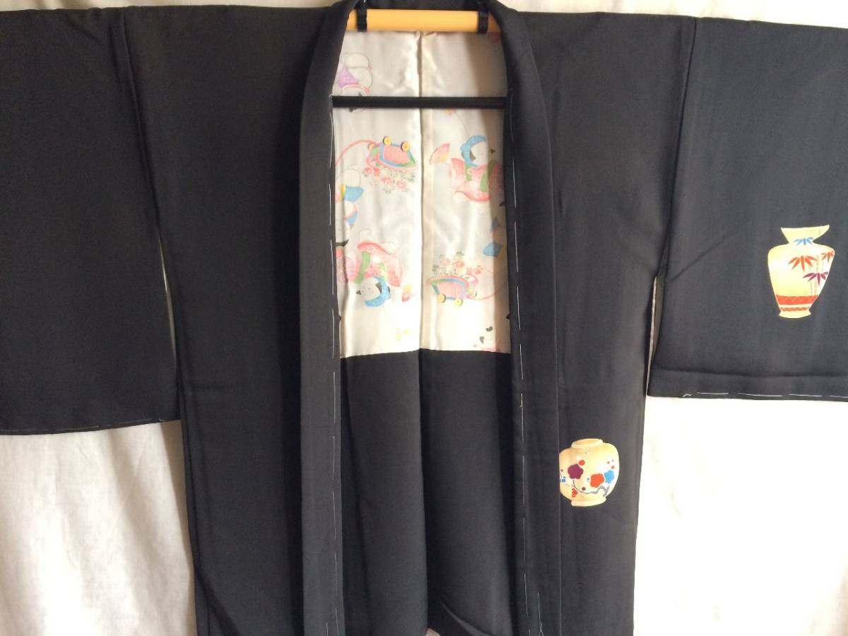 しつけ付き 女性 黒 絵羽織 十日町 正絹 刺繍 金彩 壺 肩裏童柄 丈81 裄66 女性和服 着物 売買されたオークション情報 Yahooの商品情報をアーカイブ公開 オークファン Aucfan Com