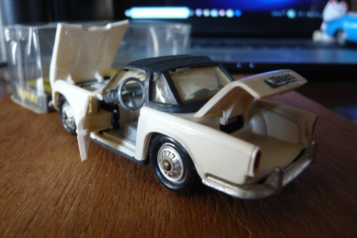 ミニカー NOREV No.144 TRIUMPH TR5 NOREV No.144 TRIUMPH TR5 - メルカリ