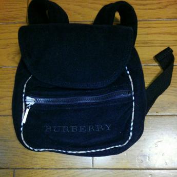 BURBERRY　バーバリー　ベビー　赤ちゃん用　リュック　18㎝×18㎝　黒　ベロア素材　中古