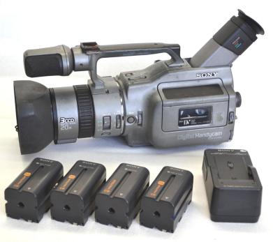 2D244 現状渡し品！ SONY ソニー ハンディカム DVカメラ DCR-VX1000 バッテリー4個付き 簡単な動作確認のみ 『ニューポーン』 ソニー | ハンディカム（ビデオカメラ｜カメラ・ビデオカメラ 快適な操作性 : ソニー(デジタルビデオカメラ