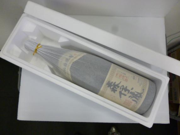 ☆未開栓 本格焼酎 森伊蔵 1800ml 1.8L 芋焼酎 包装紙 化粧紙付き