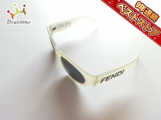 新作，人気SALE フェンディ FENDI サングラス プラスチック ライトグレー&times;ダークグレー FS152(フェンディ)｜売買されたオークション情報、yahooの商品情報をアーカイブ公開 - オークファン フェンディ