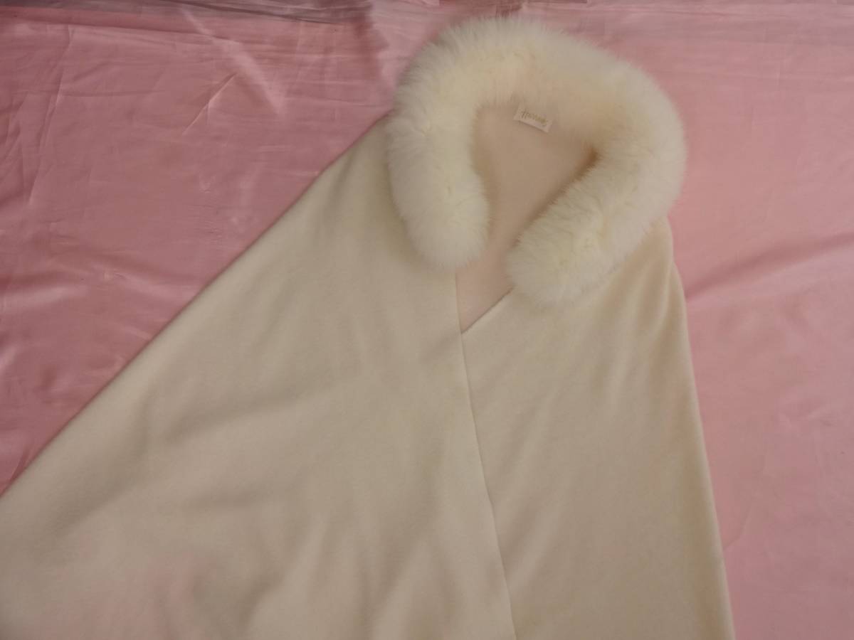 ストール 大判 ポンチョ 商品詳細：オーガニックカシミヤ カシミアストール(ポンチョ）プライベート ポンチョコート 華やかエレガント！　ハロッズ　カシミア素材　大判ストール＆ポンチョ　ホワイト　ほぼ新品　E042FJ