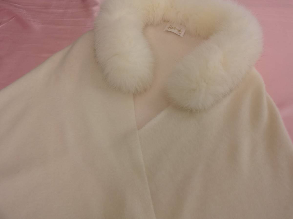 ストール 大判 ポンチョ 商品詳細：オーガニックカシミヤ カシミアストール(ポンチョ）プライベート ポンチョコート 華やかエレガント！　ハロッズ　カシミア素材　大判ストール＆ポンチョ　ホワイト　ほぼ新品　E042FJ