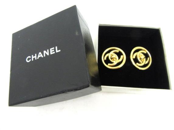Yahoo!オークション 180os84△シャネル ターンロック イヤリング 97 P