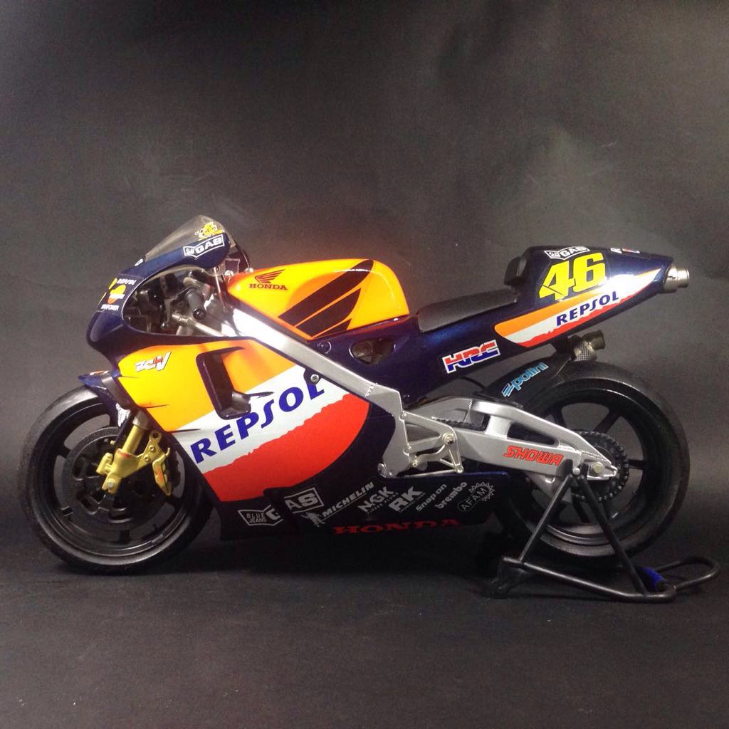 RC211V | マスター バレンティーノ・ロッシ ホンダ ミニチュアモデル