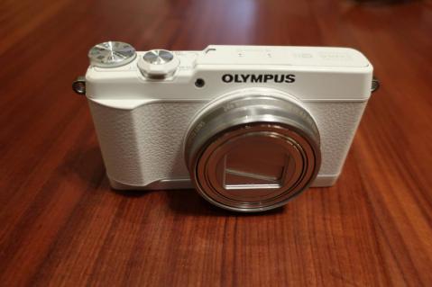 【中古】【美品】OLYMPUS STYLUS SH-1 ホワイト 箱・電池付