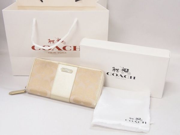 美品!!コーチ☆シグネチャーラウンドファスナー☆長財布 ベージュ 