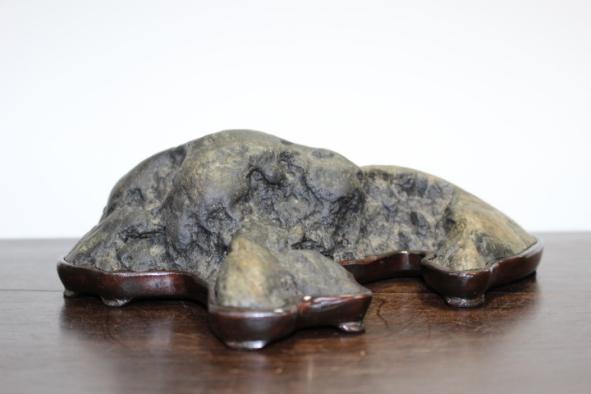 美）水石 揖斐川石 磯形 底切 幅18.5cm 揖斐川石 | –