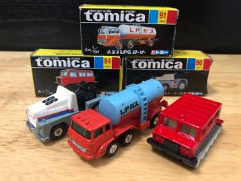 トミカ 黒箱84 スノータイガー 91 ふそうLPG ローリー 96 日本航空 コンテナー ケン引牽 セット