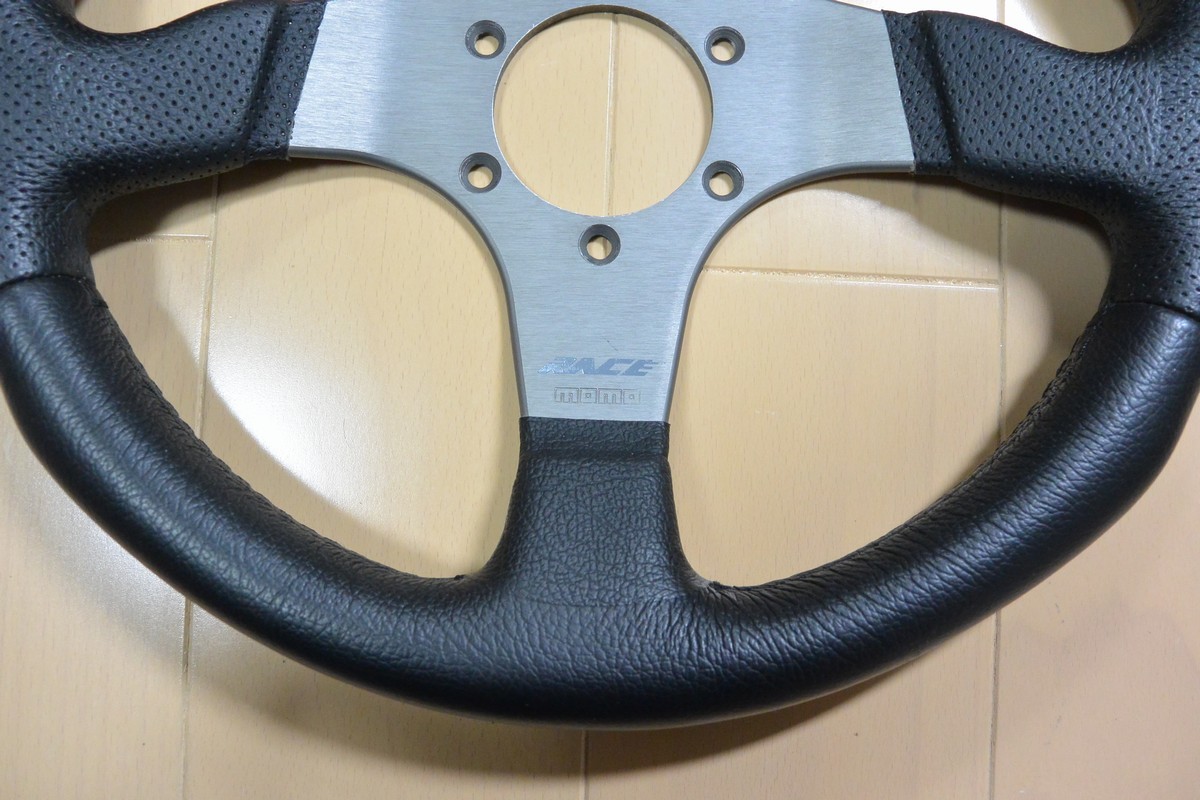 momo モモ ステアリング 32Φ RACE R-12 ハンドルMOMO(モモ