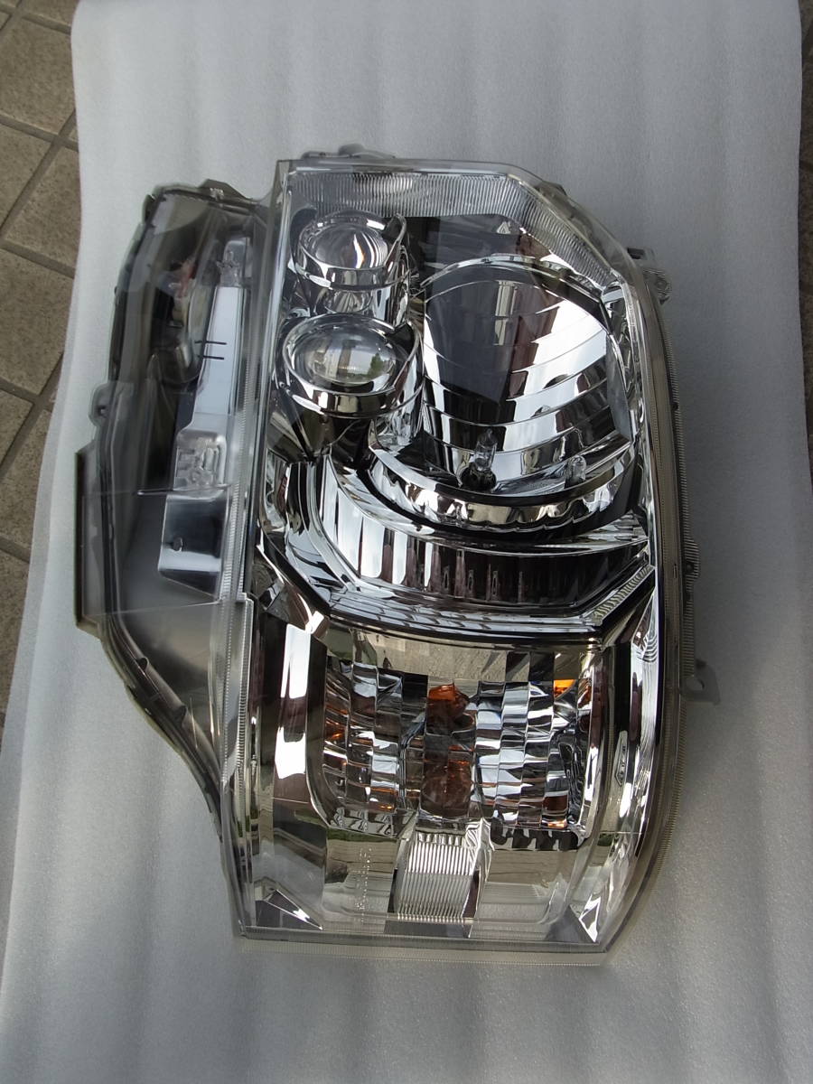 高額クーポン配布中。 T30 エクストレイル 後期 純正 HID ヘッドライト