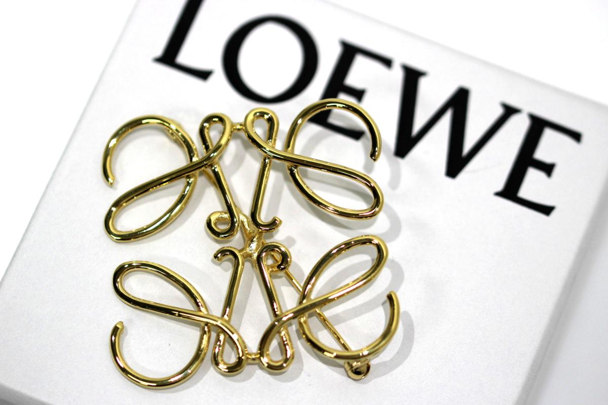 LOEWE（ブローチ⁄コサージュ）のフリマアイテム一覧 LOEWEのフリマ 